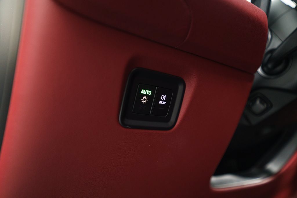 Certified 2026 Porsche Cayenne GTS AWD/4WD image 33