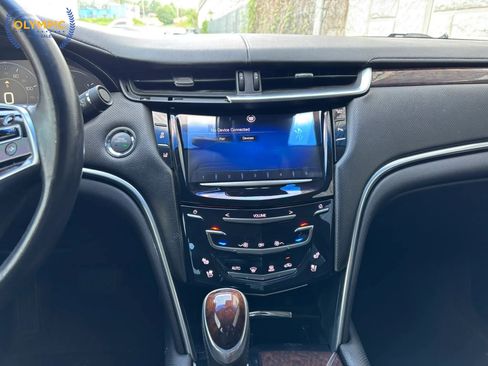 Used 2013 Cadillac XTS Premium image 28