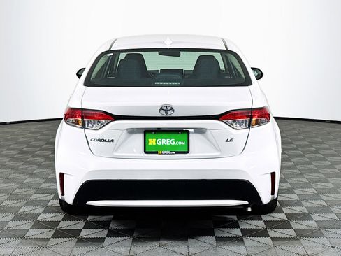 Used 2021 Toyota Corolla LE image 8