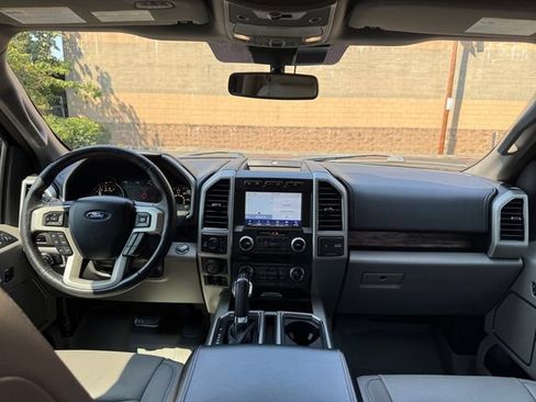 Used 2018 Ford F150 Lariat w/ Equipment Group 502A Luxury AWD/4WD image 15
