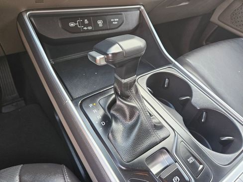 Used 2025 Kia Carnival image 28