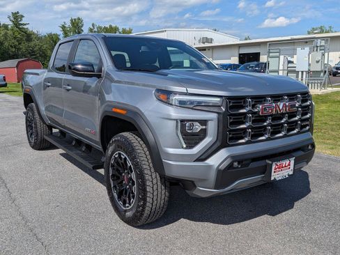 Used 2026 GMC Canyon AT4 AWD/4WD image 3