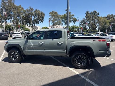 Certified 2023 Toyota Tacoma TRD Off-Road w/ Black Out Package (TMS) AWD/4WD image 12