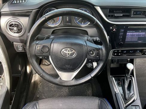 Used 2019 Toyota Corolla SE image 6