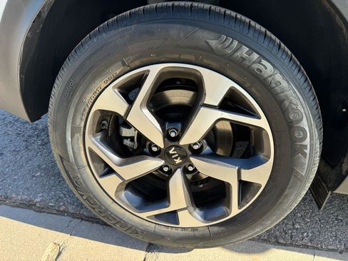 Used 2020 Kia Sportage LX image 15