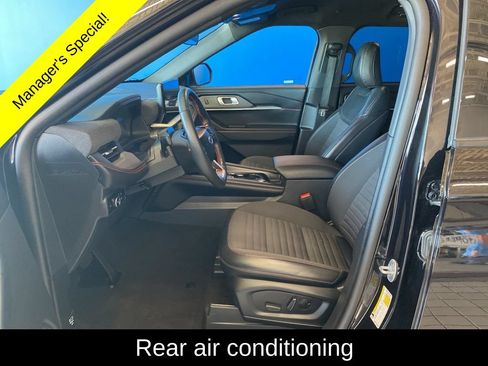 Used 2025 Ford Explorer ST-Line w/ ST-Line Street Pack AWD/4WD image 10