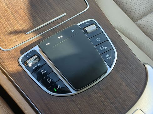 Used 2021 Mercedes-Benz GLC 300 image 26