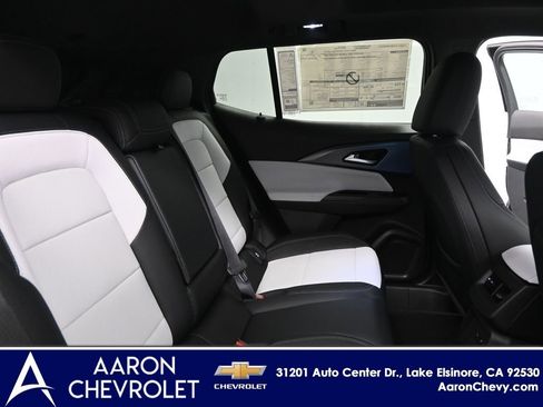 New 2025 Chevrolet Equinox EV LT image 17