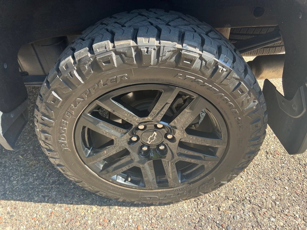 Used 2021 Chevrolet Silverado 1500 LT Trail Boss w/ Bed Protection Package AWD/4WD image 23