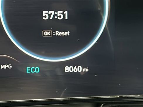 Used 2025 Hyundai Elantra Limited FWD image 19
