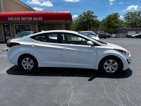 Used 2016 Hyundai Elantra SE image 8