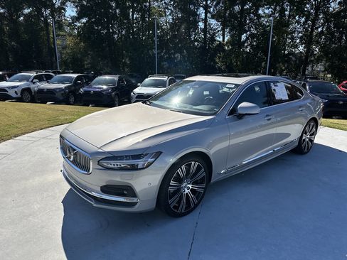 Used 2023 Volvo S90 B6 Ultimate image 5
