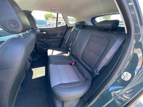 Used 2025 Chevrolet Trax LT FWD image 24