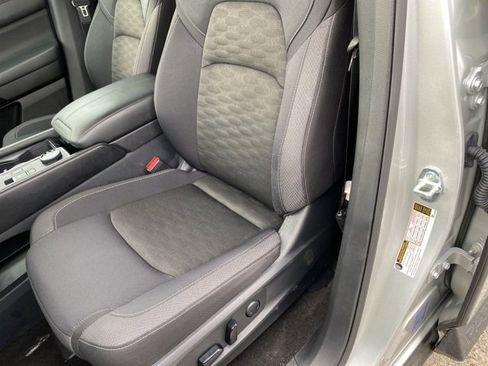 Used 2024 Nissan Pathfinder SV image 17