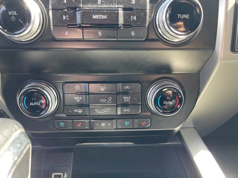 Used 2019 Ford F150 Lariat w/ Equipment Group 502A Luxury image 39