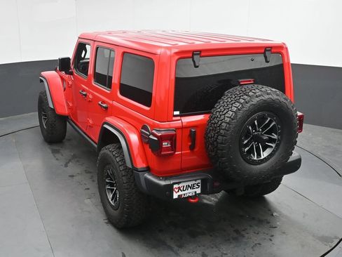 Used 2025 Jeep Wrangler Unlimited Rubicon AWD/4WD image 40