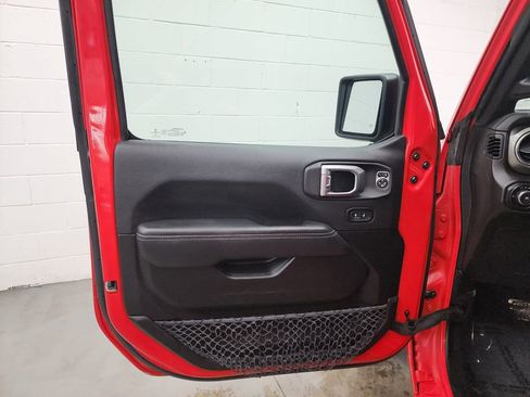 Used 2023 Jeep Wrangler Unlimited Sahara AWD/4WD image 9