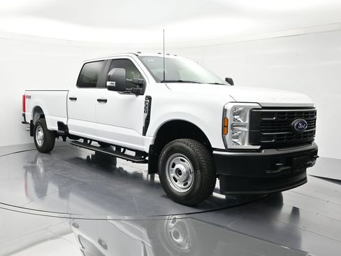 New 2026 Ford F350 4x4 Crew Cab Super Duty image 3