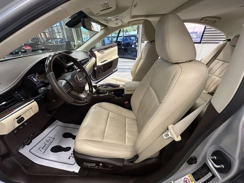 Used 2017 Lexus ES 350 350 w/ Luxury Package image 54