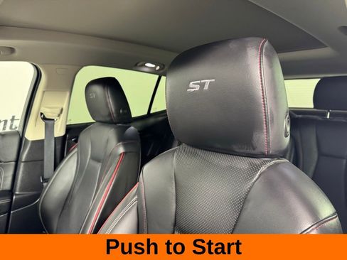 Used 2023 Buick Envision Essence w/ Technology Package I image 12