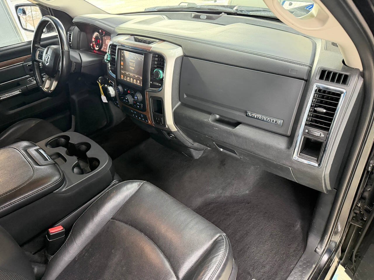 Used 2016 RAM 1500 Laramie AWD/4WD image 18