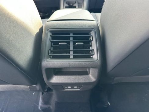 New 2026 Volkswagen Tiguan SE image 31