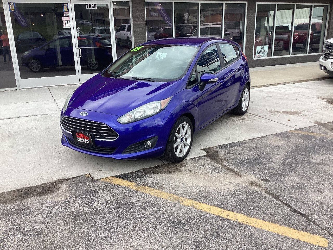 Used 2015 Ford Fiesta SE w/ Equipment Group 201A FWD image 2
