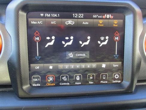 Used 2022 Jeep Gladiator Mojave w/ Cold Weather Group image 30