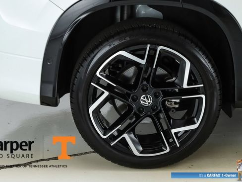 Used 2025 Volkswagen Tiguan SEL R-Line AWD/4WD image 13