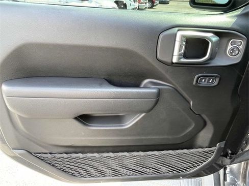 Used 2022 Jeep Gladiator Rubicon w/ Trailer Tow Package image 17