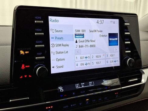 Used 2022 Toyota Sienna XLE image 20