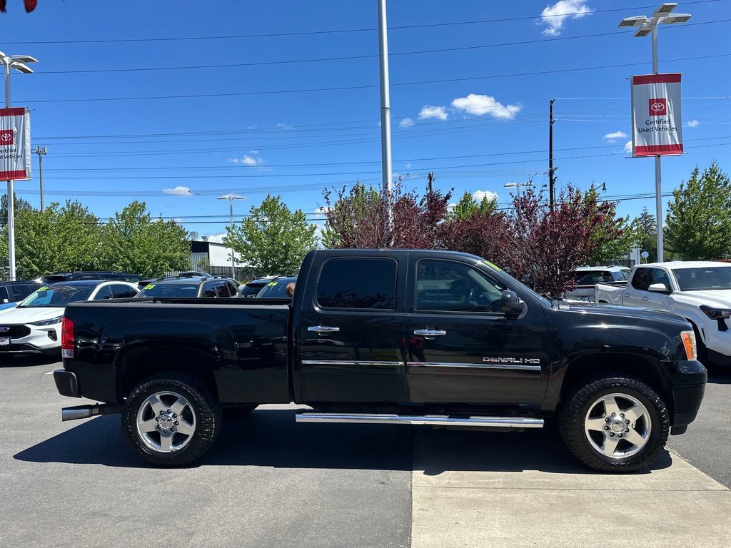 Used 2014 GMC Sierra 2500 Denali w/ Suspension Package, Off-Road AWD/4WD image 6