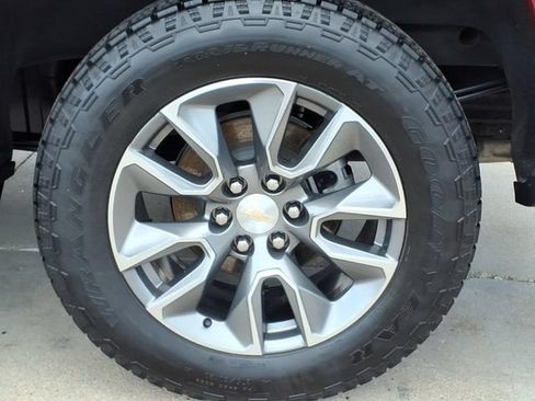 Certified 2021 Chevrolet Silverado 1500 LT AWD/4WD image 9
