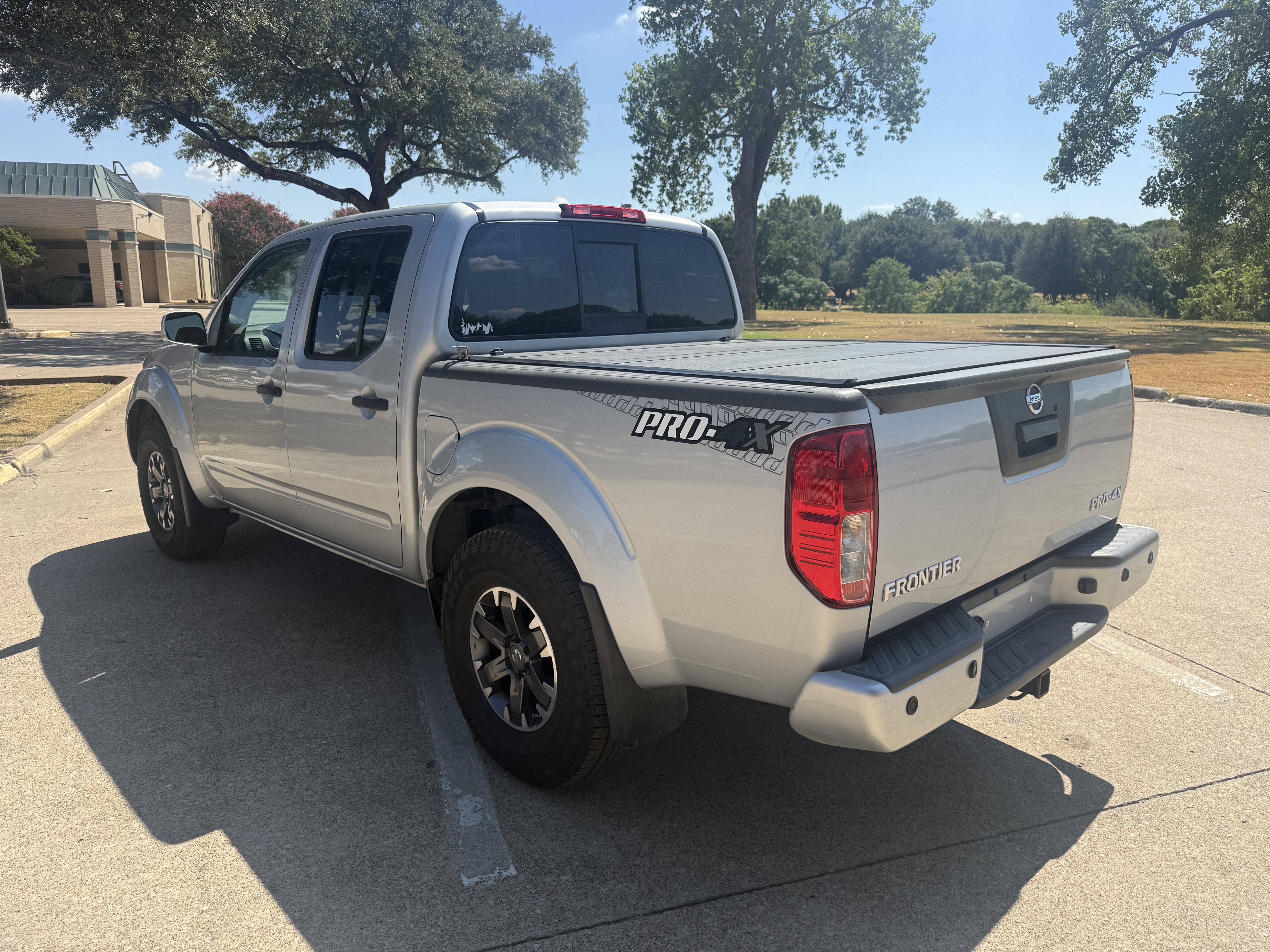 Used 2018 Nissan Frontier PRO-4X AWD/4WD image 7