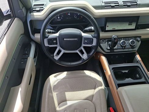 Used 2020 Land Rover Defender 110 HSE AWD/4WD image 11