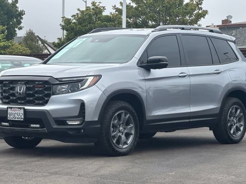 Used 2025 Honda Passport TrailSport image 8