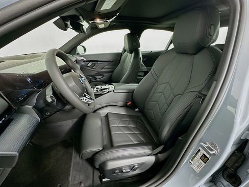 Used 2025 BMW 530i w/ M Sport Package image 16