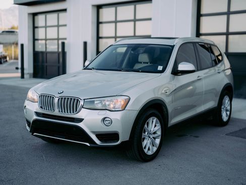 Used 2015 BMW X3 xDrive28d image 3