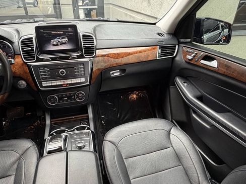 Used 2017 Mercedes-Benz GLS 550 4MATIC image 25