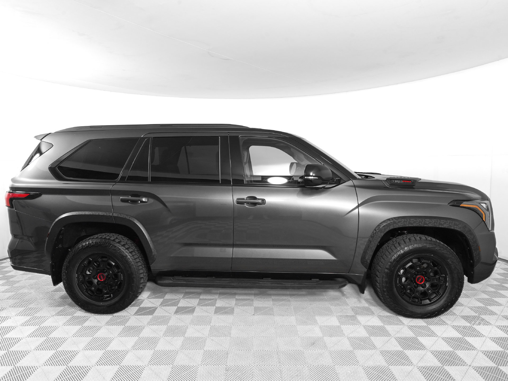 Used 2023 Toyota Sequoia TRD Pro AWD/4WD image 4