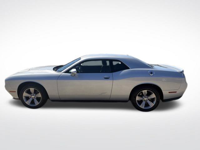 Used 2019 Dodge Challenger SXT RWD image 6