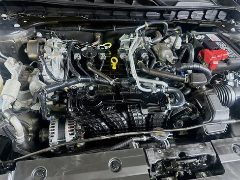 Used 2025 Nissan Altima 2.5 SV image 31