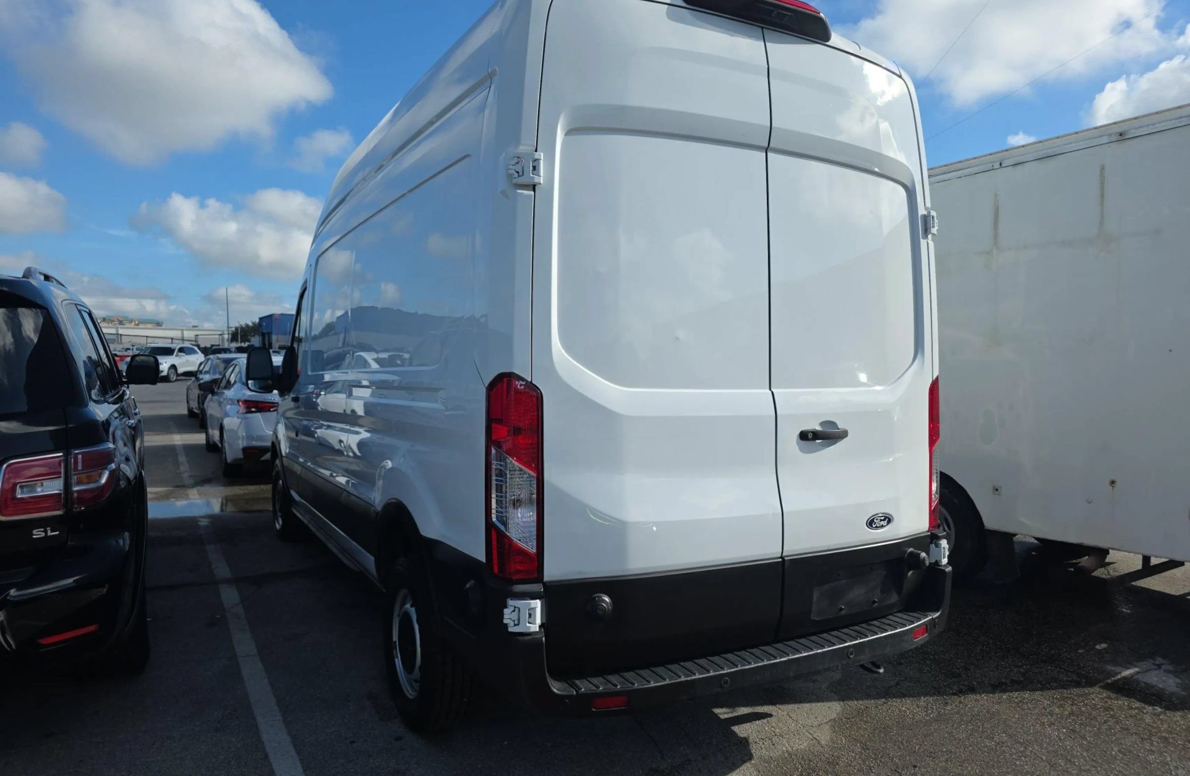 Used 2023 Ford Transit 250 148 High Roof RWD image 2