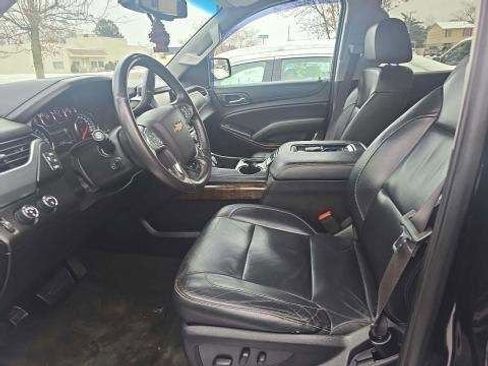 Used 2017 Chevrolet Suburban LT w/ LT Signature Package image 5