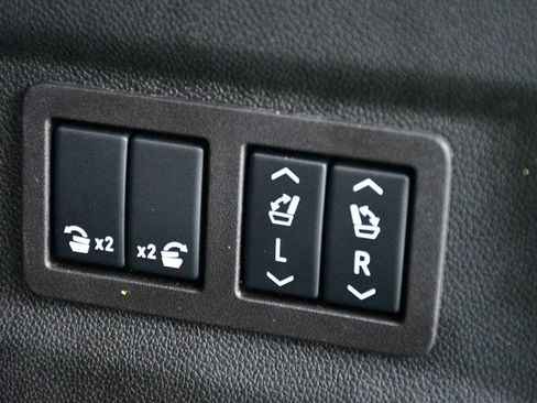 Used 2024 GMC Yukon XL Denali AWD/4WD image 81