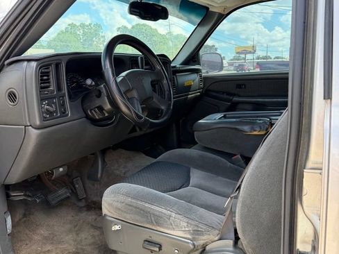 Used 2003 Chevrolet Avalanche 2WD image 10