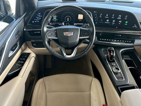 Used 2024 Cadillac Escalade Premium Luxury image 44
