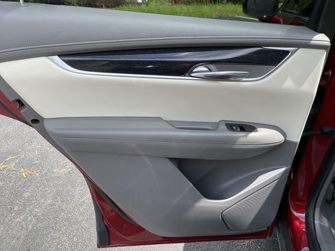 Used 2021 Cadillac XT6 Premium Luxury FWD image 42
