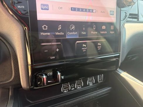 Used 2025 RAM 1500 Laramie w/ Night Edition AWD/4WD image 47