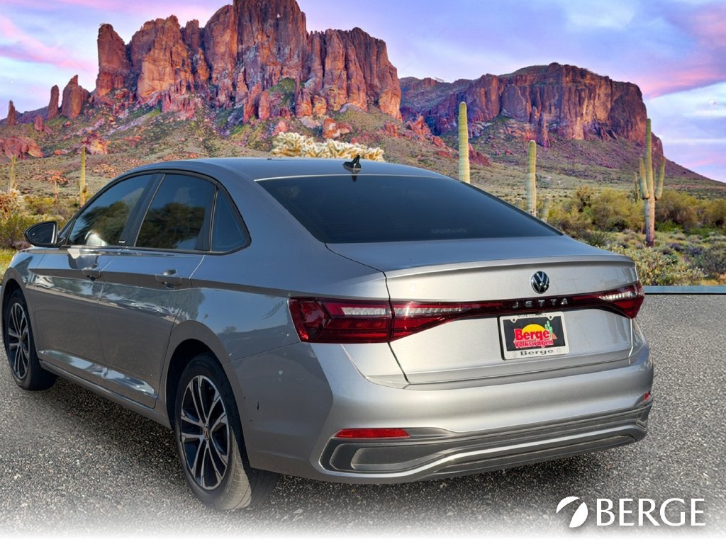 Used 2025 Volkswagen Jetta Sport FWD image 4